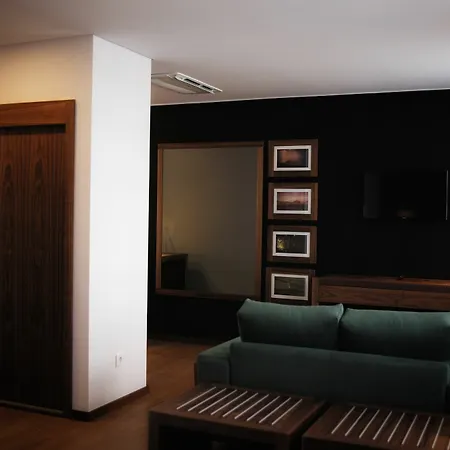 Cruzeiro 4* アングラ・ド・エロイーズモ